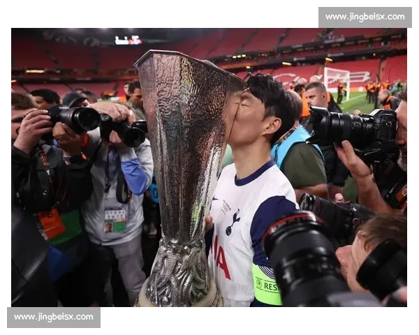 欧联杯：顶级俱乐部争夺战再燃激情，谁能最终捧起荣耀奖杯